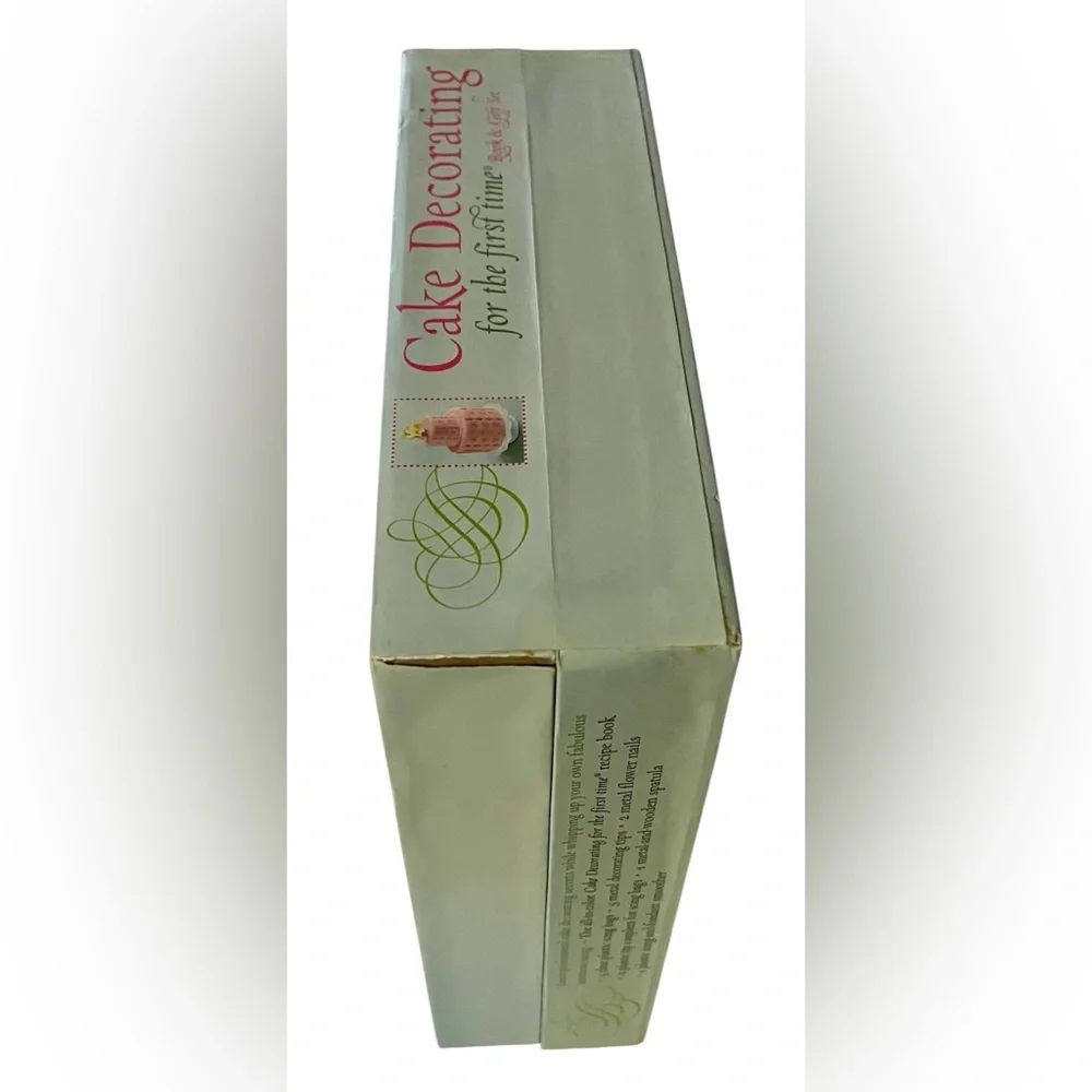 Vintage Cake Decorating for the First Time Book & Gift Set - Pink and Green